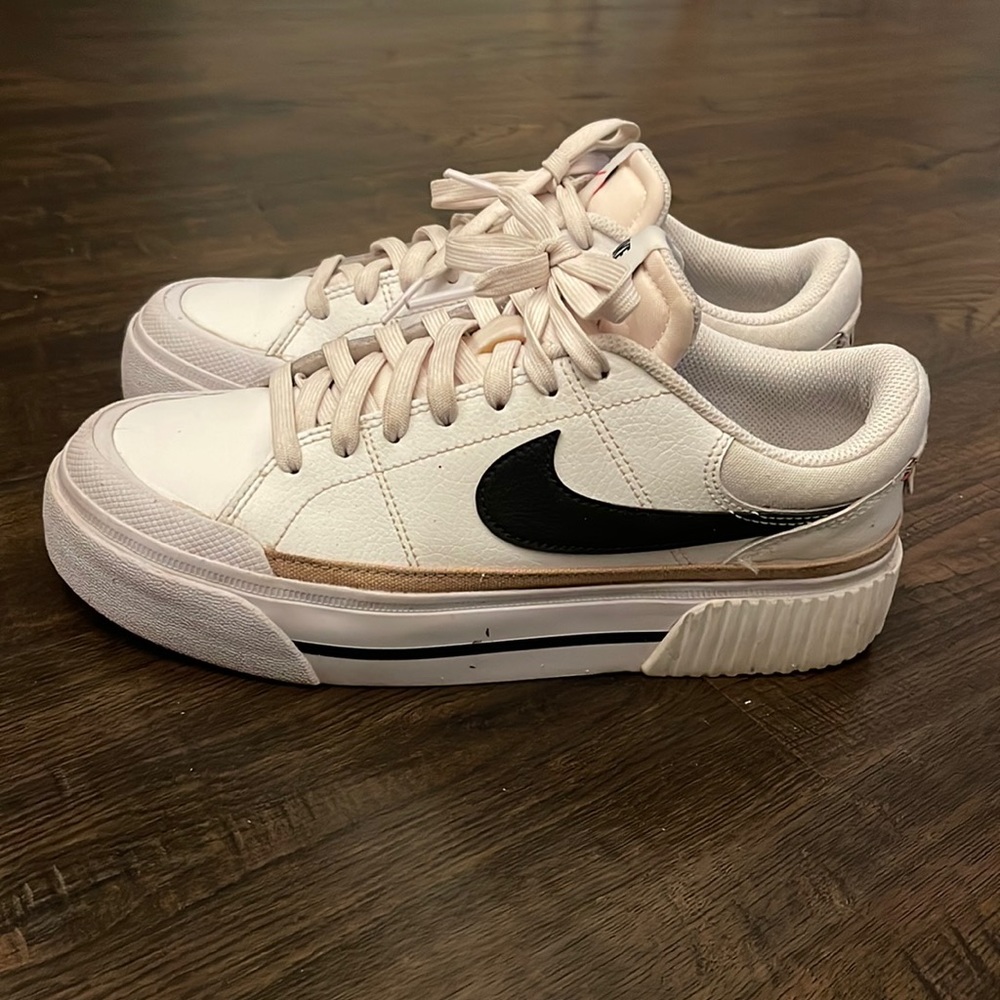 Nike Court Legacy Lift